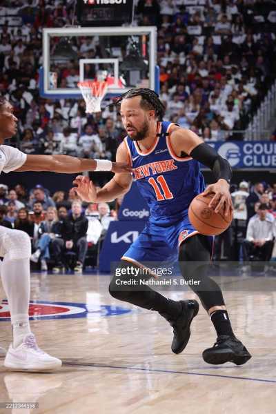 鹈鹕vs尼克斯：季后赛席位争夺战一触即发？