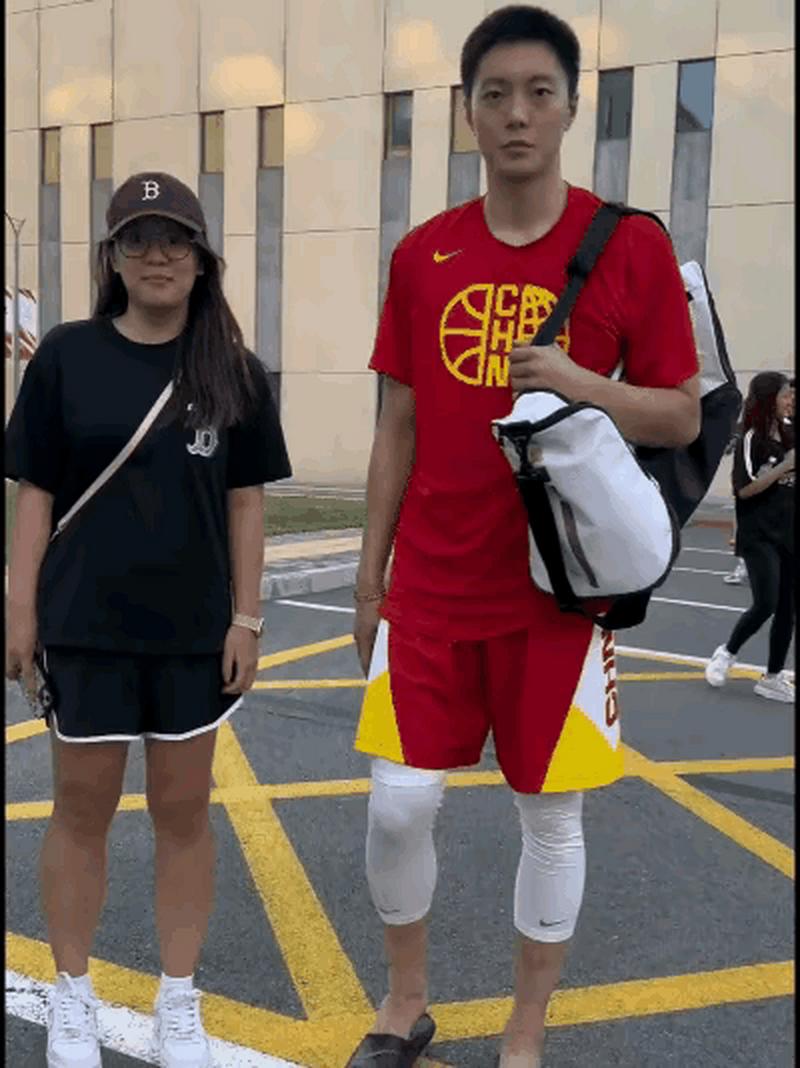 胡明轩签约哪家经纪公司？