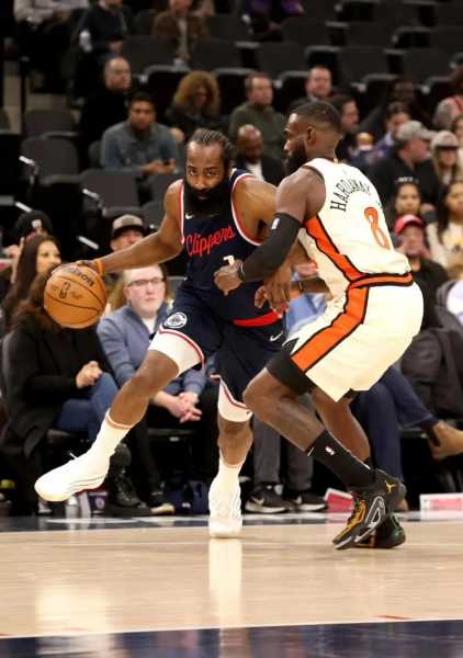 爆冷！哈登20分9助，骑士不敌残阵雷霆，米切尔低迷骑士暴露隐患