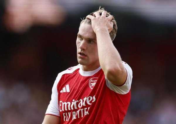 小雷：范德芬几乎是被哲凯赖什压制这是属于阿森纳的赛季