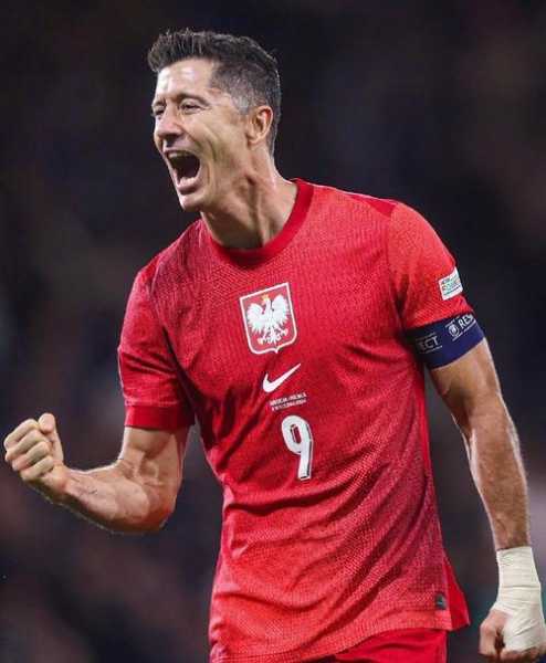 巴萨vs莱万特：莱万、亚马尔首发，拉菲尼亚、奥尔莫出战