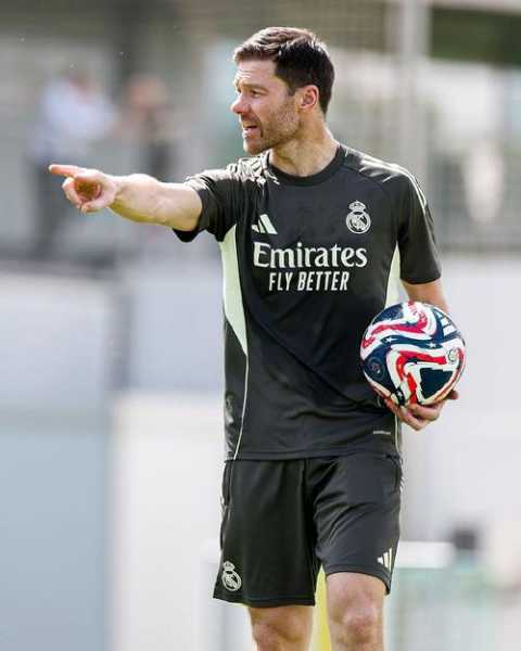 皇马官方：塞瓦略斯右腿比目鱼肌受伤，恢复时间待定