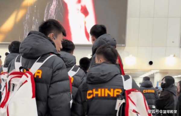 男篮启程日本！徐杰、庞峥麟、曾凡博未出现，郭振明随队！