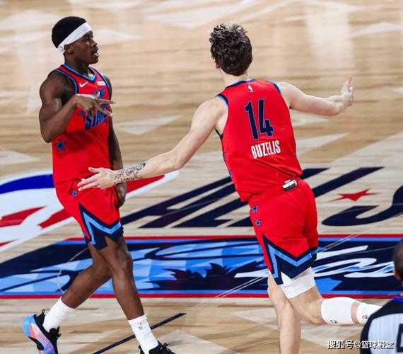 菜鸟哈珀表现亮眼贡献12分5篮板5助攻雷诺迎战文班斩获16分12篮板埃奇库姆也不甘示弱拿下14分5篮板_NBA直播