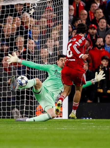 世体披露皇马被判点录音，主裁认定库尔图瓦破坏明显得分机会