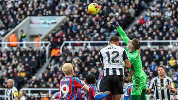 刘易斯霍尔：在对阵一些世界最佳球员时我们的表现值得肯定