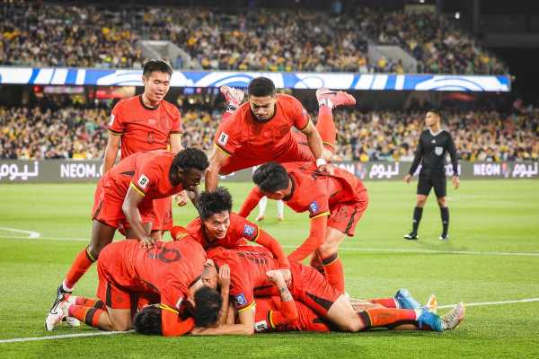 孔帕尼：比赛踢得有些过于轻松了德国国家德比将是强强对话