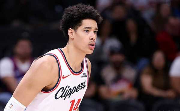 快船签下骑士二队内线新秀，他有着相当不错的篮下得分能力