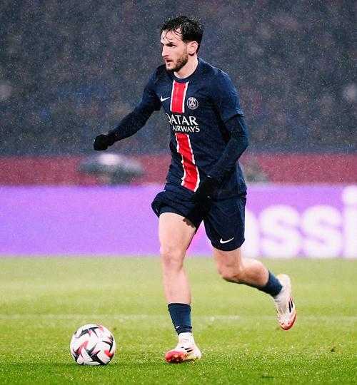 阿斯顿维拉11利兹联，施塔赫任意球破门，亚伯拉罕扳平