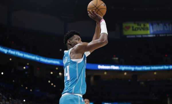 哈登18+8加盟全胜！骑士险胜黄蜂豪取7连胜米切尔32分克努33分