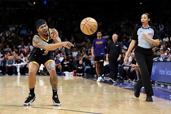 场上效果相当不错，但快船后场新援的进攻手段似乎有些单一了