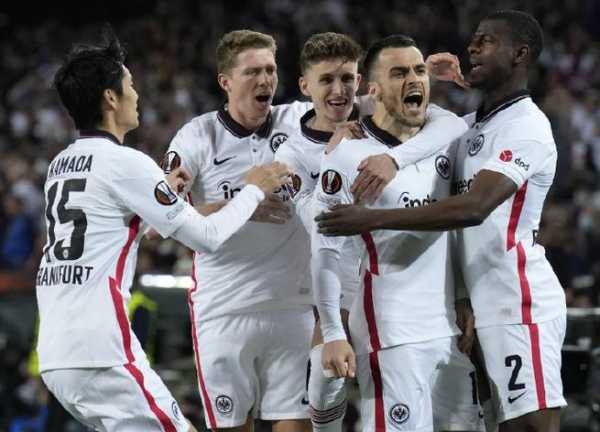 柏林联合vs勒沃库森：郑优营、容诺夫首发，格里马尔多、安德里希出战