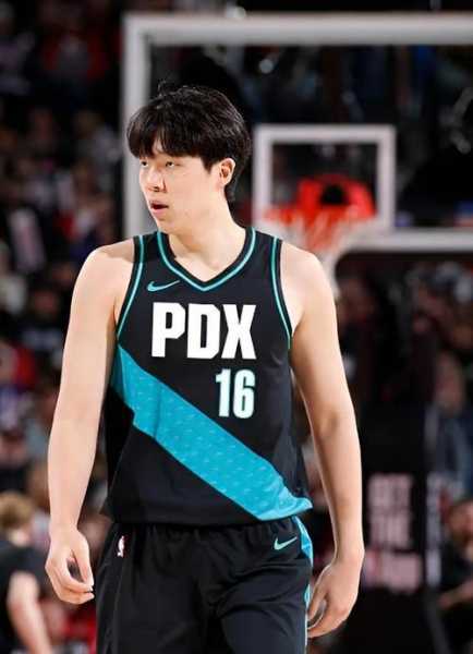 张博源三喜临门！这个19岁少年的NBA前景比杨瀚森更可期