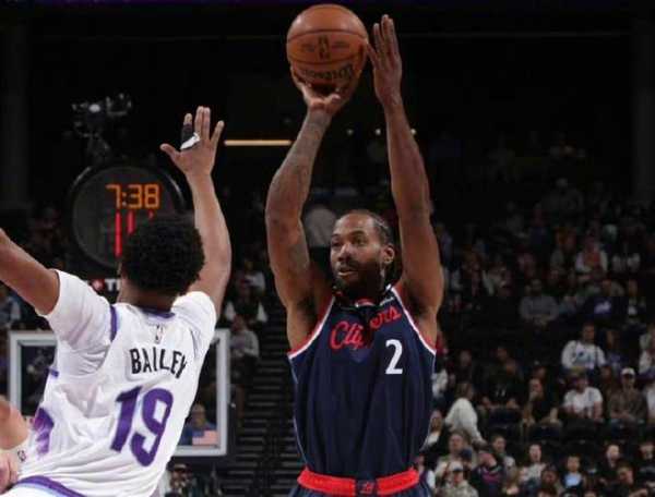 狂轰80+15+24！湖人三巨头大爆发，伦纳德受伤，快船逆转失败