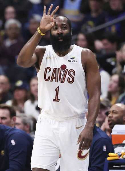 米切尔32分哈登18+8！骑士7连胜力擒黄蜂克努佩尔33分