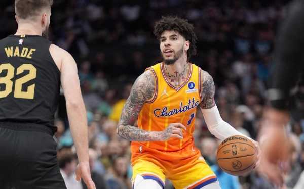 最佳新秀！克尼佩尔完胜哈登！米切尔背靠背发威，阿伦打爆黄蜂！