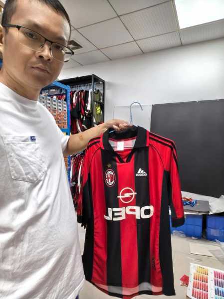 阿斯揭秘：普雷斯蒂亚尼球衣拍卖故事的意外插曲_西甲直播