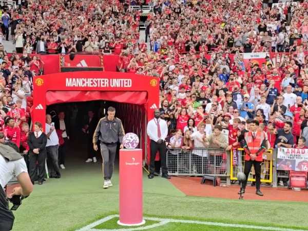 电讯报：去年特拉福德有机会拒绝曼城高薪阻碍其离开曼城