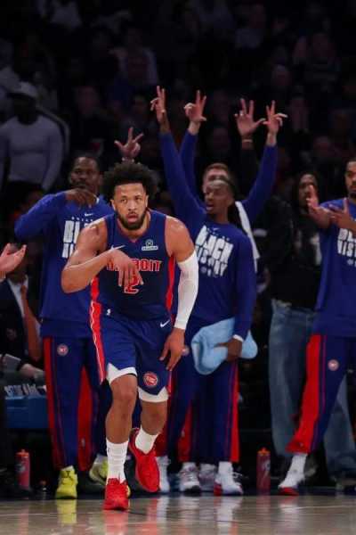 42+8+13！联盟第一强队！24岁冲击常规赛MVP