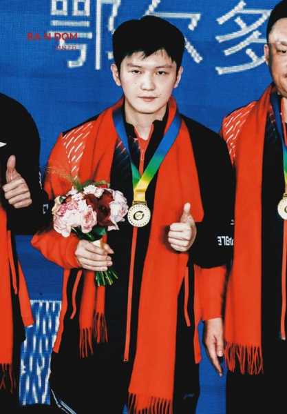 体育生学霸！中国留洋中锋GPA满分是西雅图主力被誉为阿联接班人