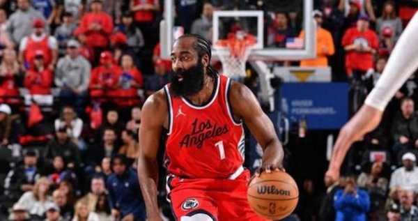 加盟4连胜！哈登三节打卡16+9米切尔露齿大笑骑士15战13胜真北伐